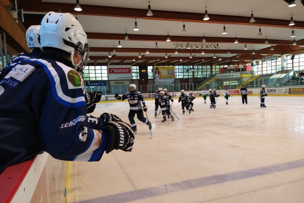 U13 siegt erneut auf heimischem Eis